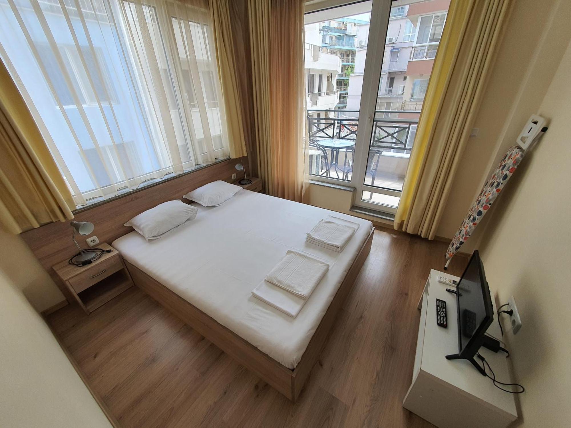 Таня 10 Appartement Pomorie Buitenkant foto